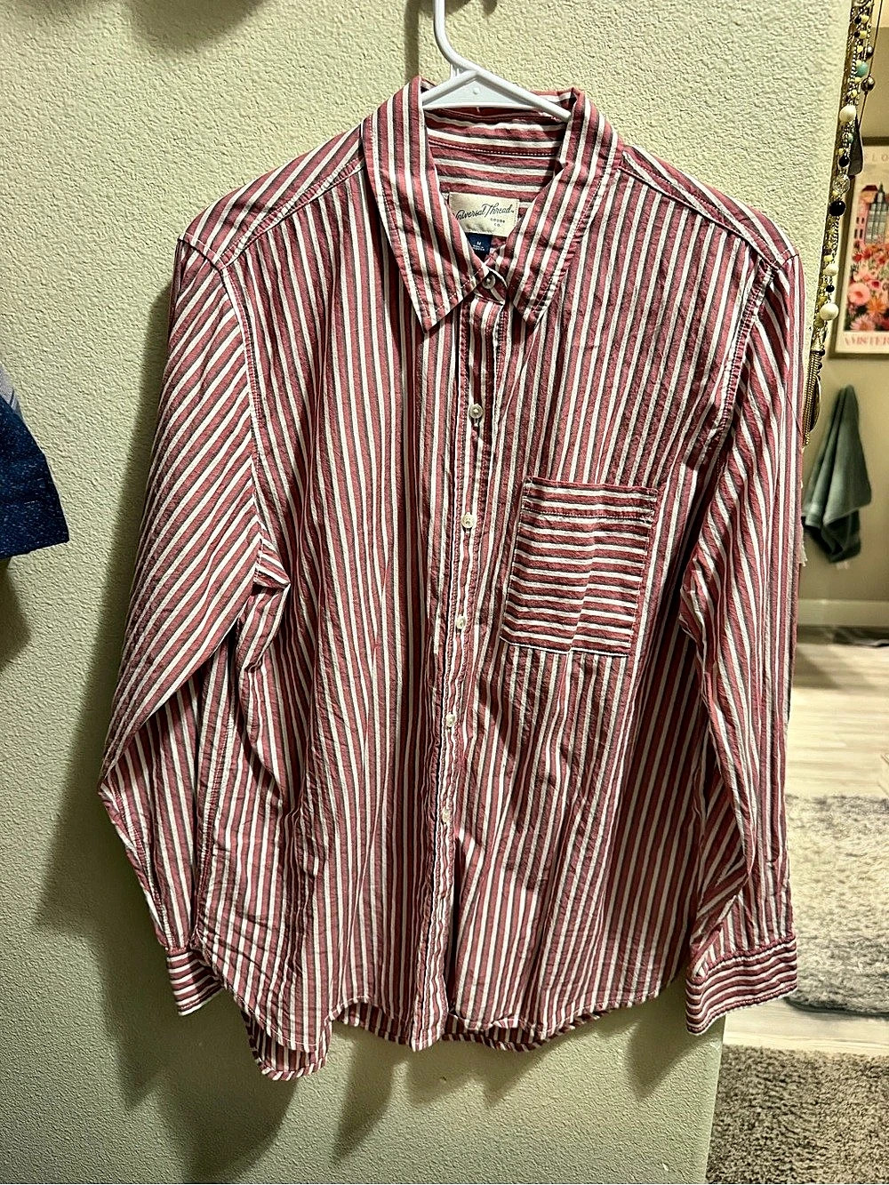 Universal Thread women’s Striped Relaxed Fit Shirt in Red & White Size Medium. W